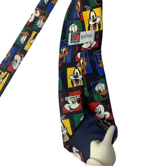BALANCINE INC. Disney Neck Tie Mickey Mouse Goofy Pluto Donald
Duck - Picture 3 of 3